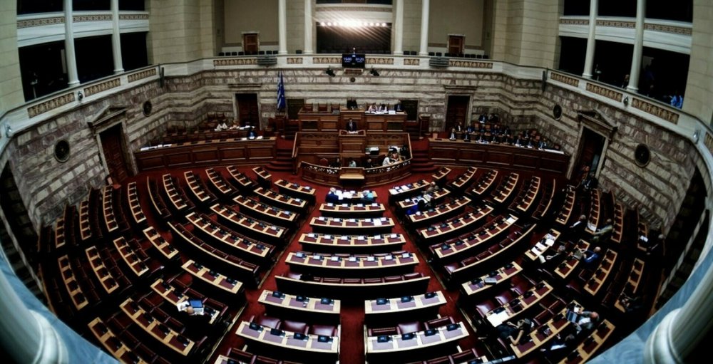 Βουλή: Υπερψηφίστηκε το εργασιακό νομοσχέδιο με 158 «ΝΑΙ»