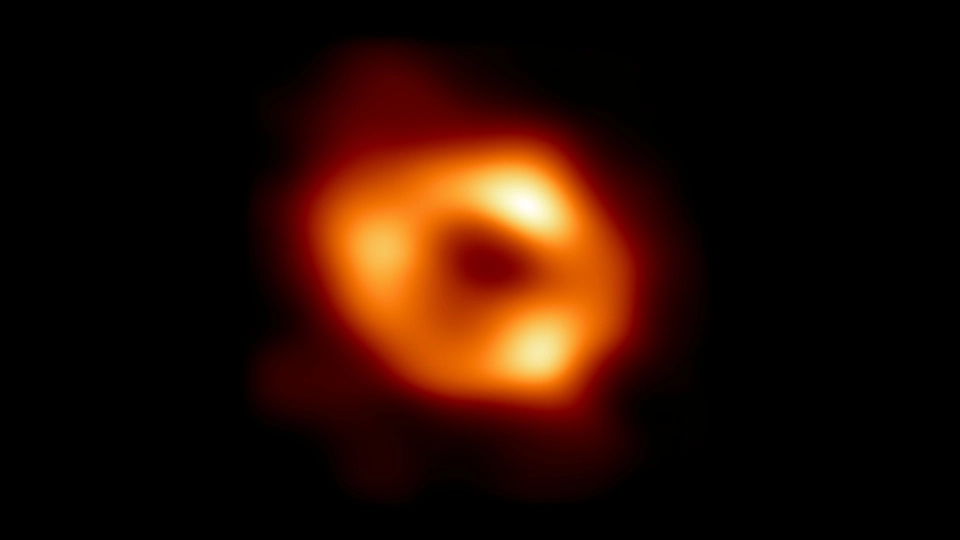 Διάστημα: Μεγάλη μαύρη τρύπα στην καρδιά του γαλαξία μας "φωτογραφήθηκε" για 1η φορά