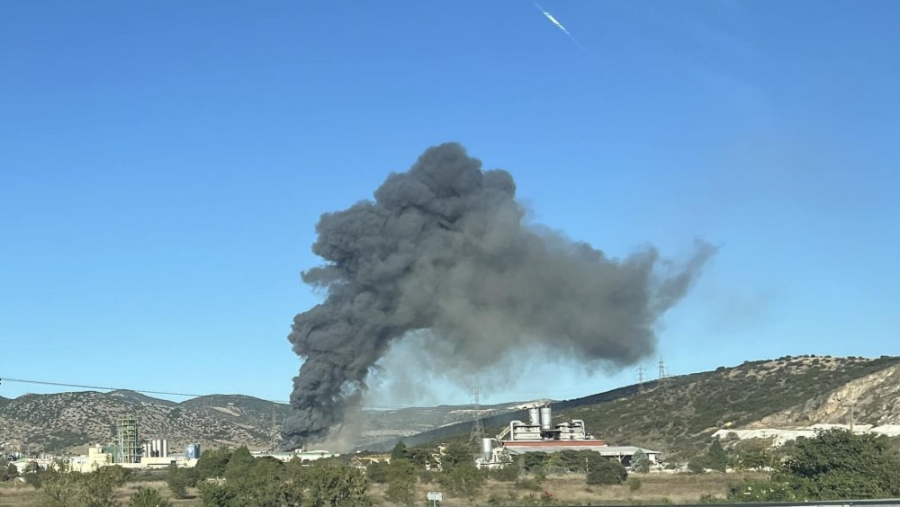 Φωτιά τώρα σε εργοστάσιο στην Β ΒΙ.ΠΕ.