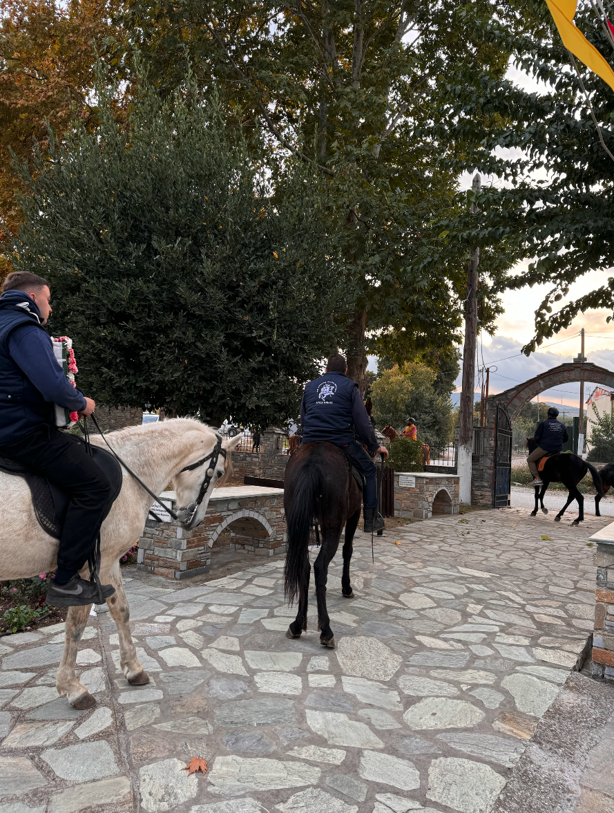 Με λαμπρότητα και πλήθος κόσμου ο εορτασμός των Αγίων Μηνά, Βίκτορος και Βικεντίου στο Βελεστίνο