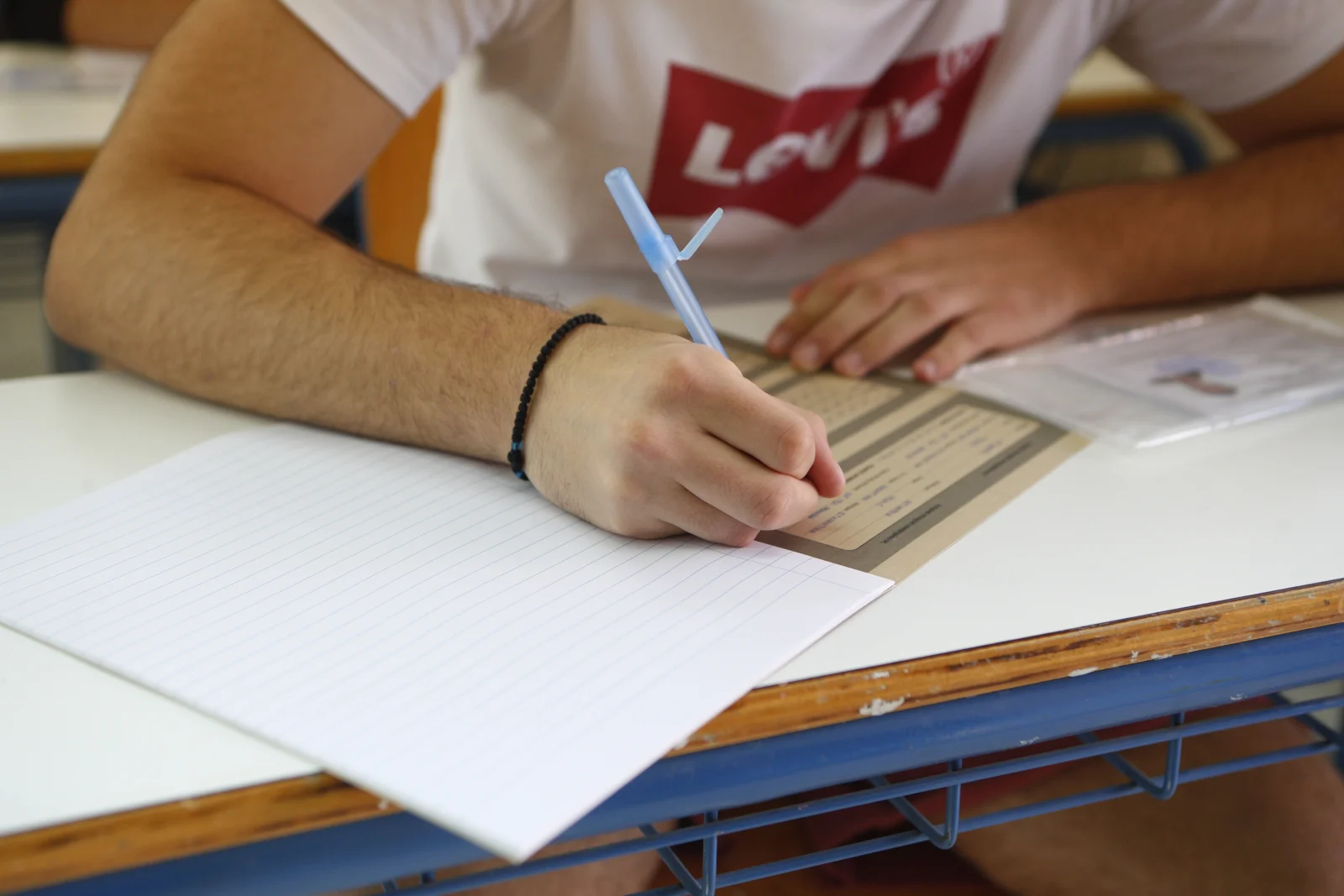 Έκκληση της Δευτεροβάθμιας για ηρεμία γύρω από τα εξεταστικά κέντρα