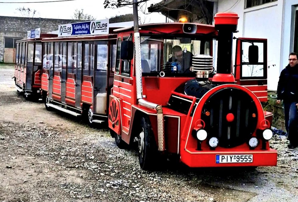 Αυτό είναι το τρενάκι που θα κυκλοφορεί το τριήμερο στο Βελεστίνο