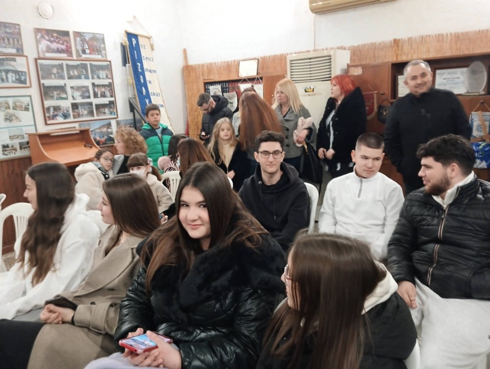 Εικόνες από την κοπή πίτας της Διάπλασης