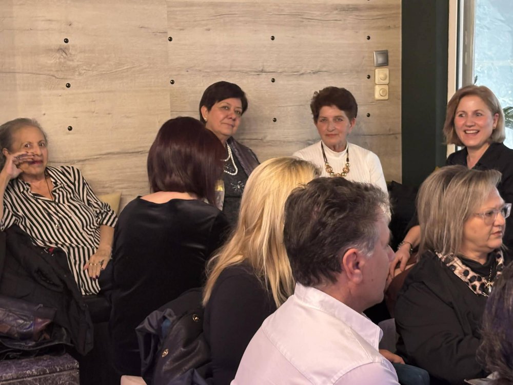 Η παρουσία σας μας τιμά και μας γεμίζει αισιοδοξία και δύναμη για τη νέα χρόνια