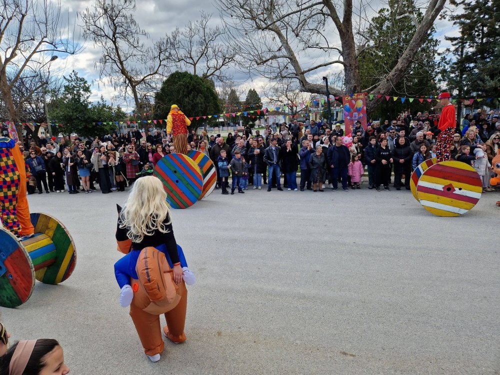 Με... Φραπέ και ΟΠΕΚΕΠΕ το Καρναβάλι Στεφανοβικείου