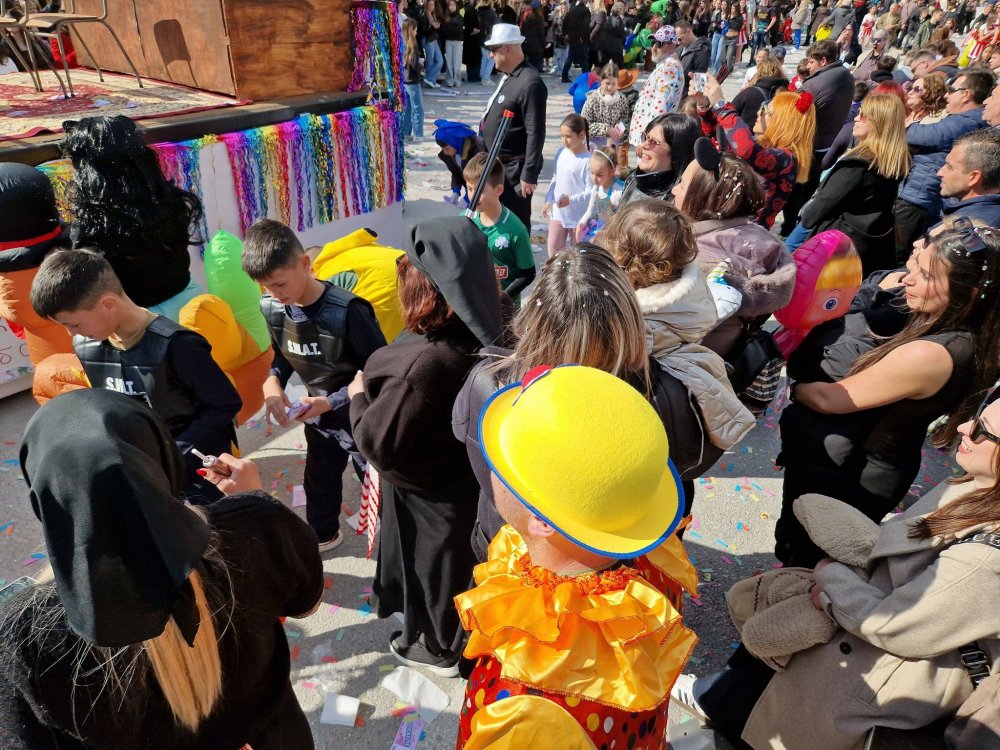 Με... Φραπέ και ΟΠΕΚΕΠΕ το Καρναβάλι Στεφανοβικείου