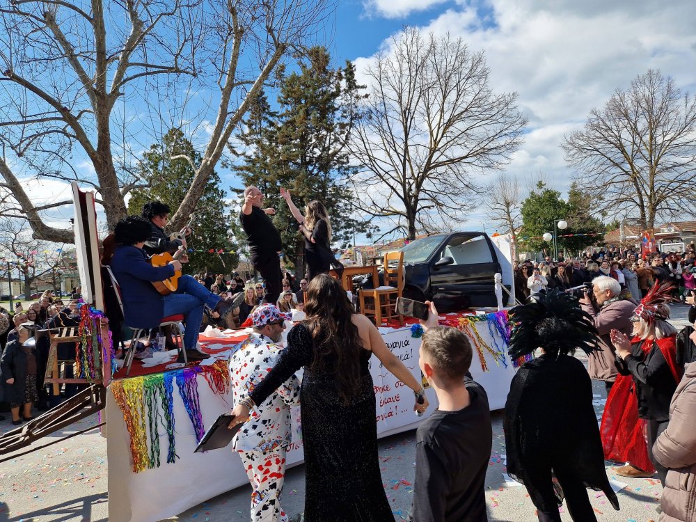 Με... Φραπέ και ΟΠΕΚΕΠΕ το Καρναβάλι Στεφανοβικείου