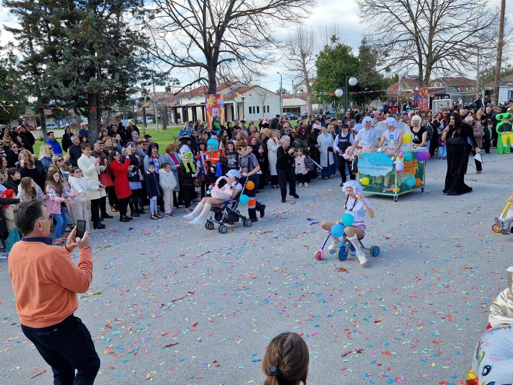 Με... Φραπέ και ΟΠΕΚΕΠΕ το Καρναβάλι Στεφανοβικείου