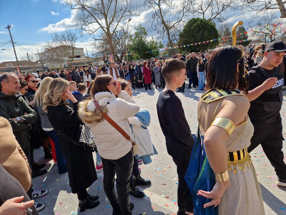 Με... Φραπέ και ΟΠΕΚΕΠΕ το Καρναβάλι Στεφανοβικείου