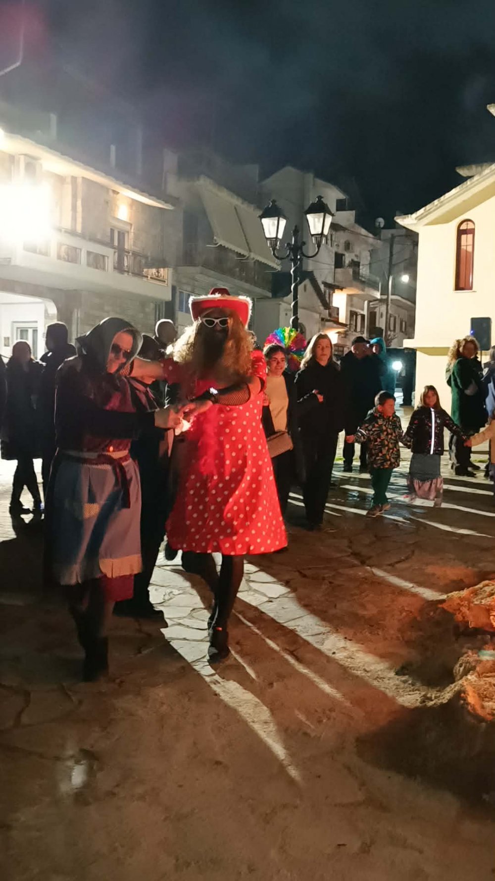 Άναψε το γλέντι στους Μικρασιάτες