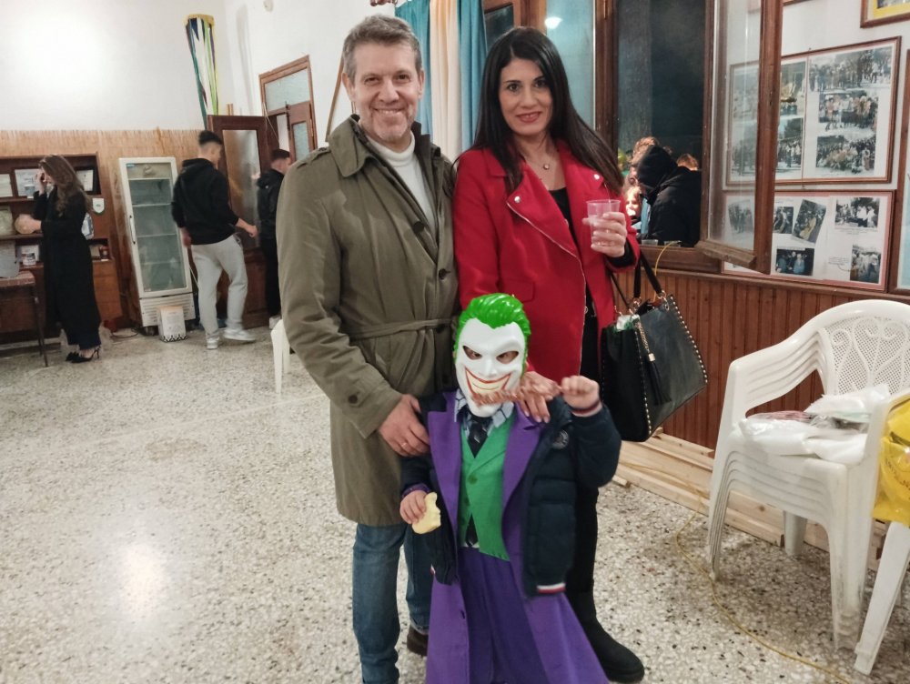 Με χορό και γλέντι το άναμμα της φωτιάς στον Ριζόμυλο