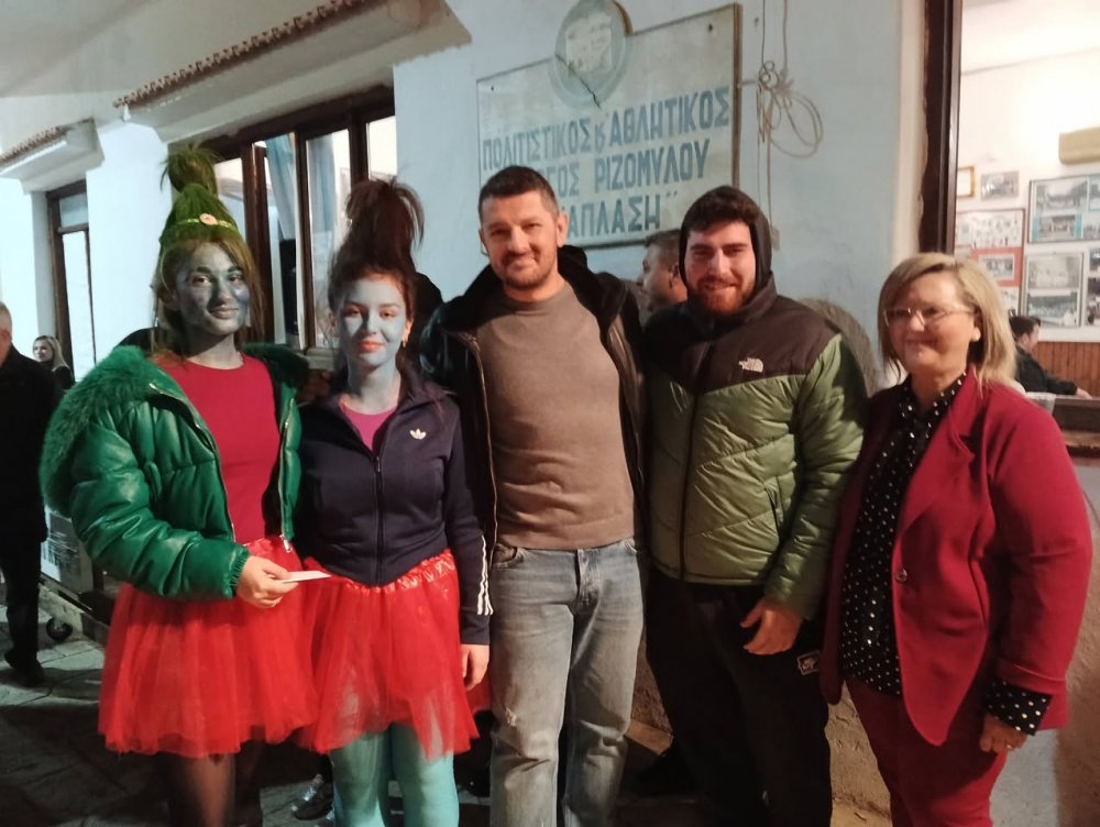 Με χορό και γλέντι το άναμμα της φωτιάς στον Ριζόμυλο