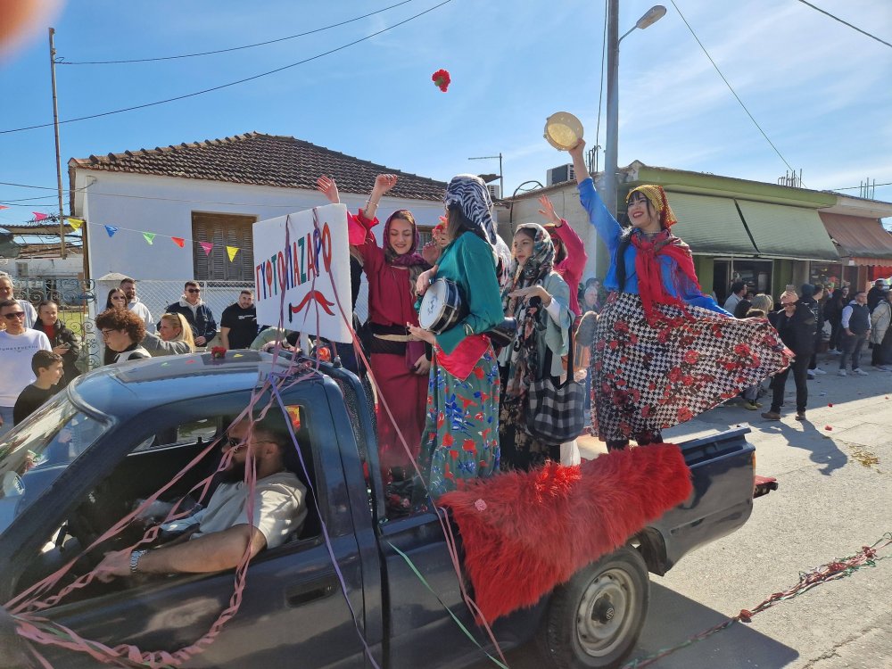 Εικόνες από το ιστορικό Καρναβάλι Ριζομύλου
