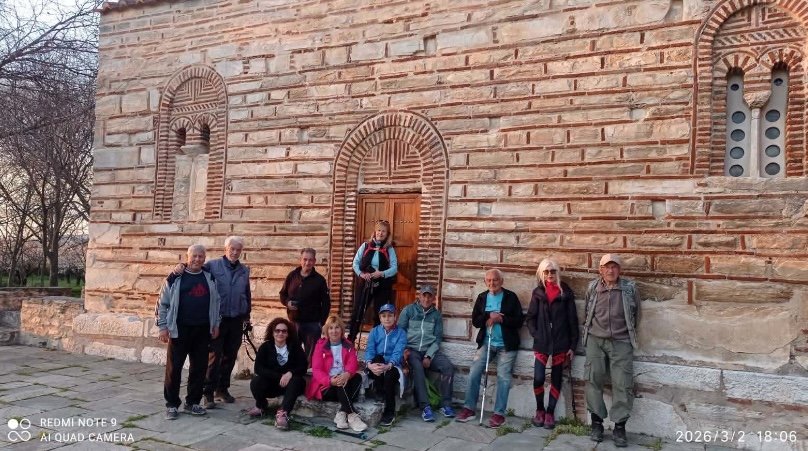 Σε ανοιξιάτικο τοπίο η πεζοπορία της Δευτέρας