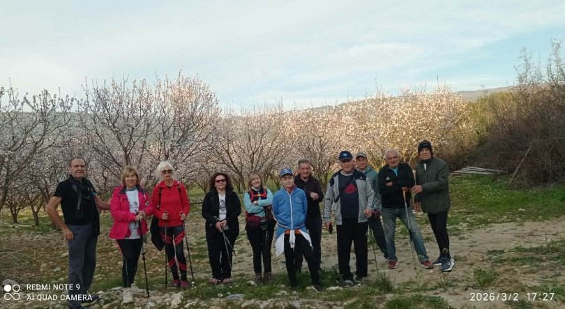 Σε ανοιξιάτικο τοπίο η πεζοπορία της Δευτέρας
