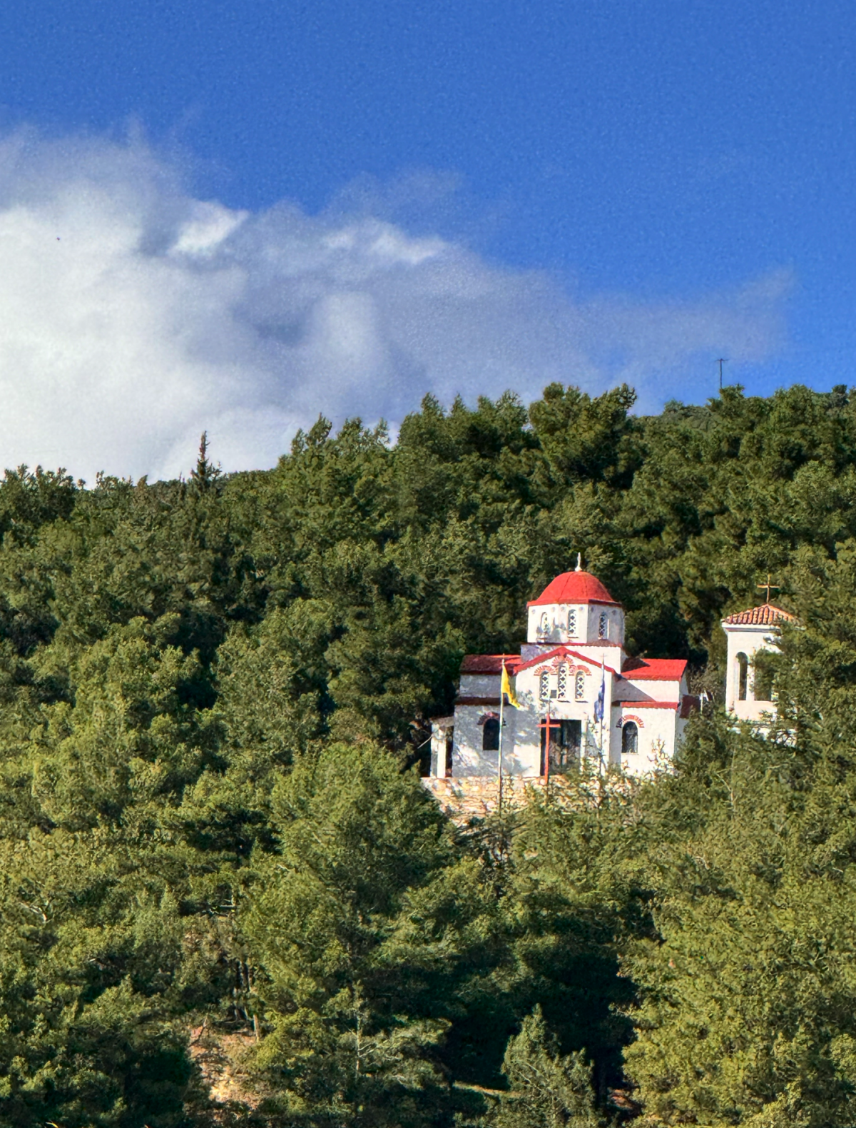 Ο Άγιος Νεκτάριος Καναλίων στο άλσος Κούτριας