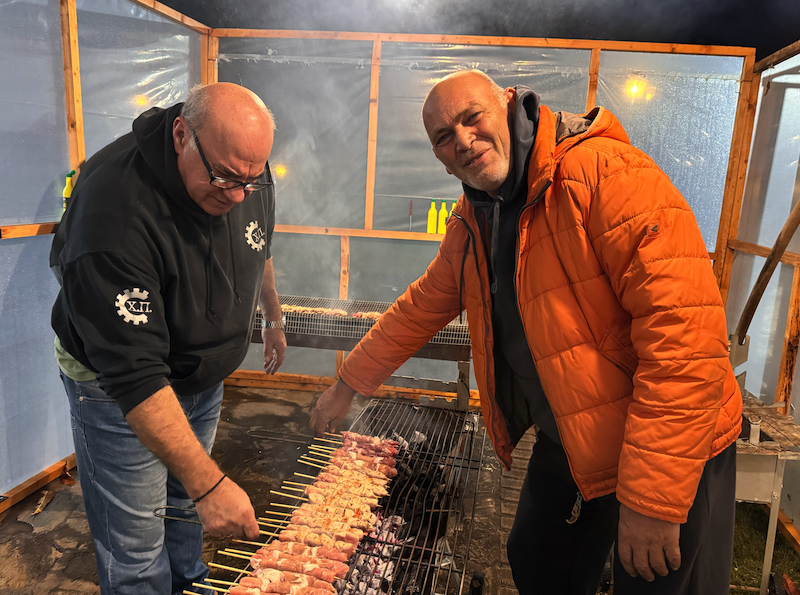 Εικόνες από την Φωταγώγηση του Χριστουγεννιάτικου Δέντρου στο Περίβλεπτο