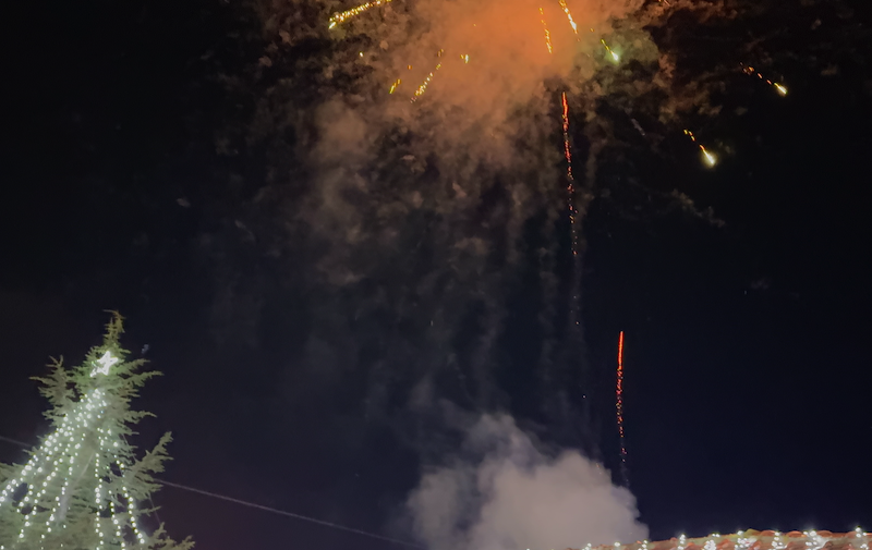 Εικόνες από την Φωταγώγηση του Χριστουγεννιάτικου Δέντρου στο Περίβλεπτο