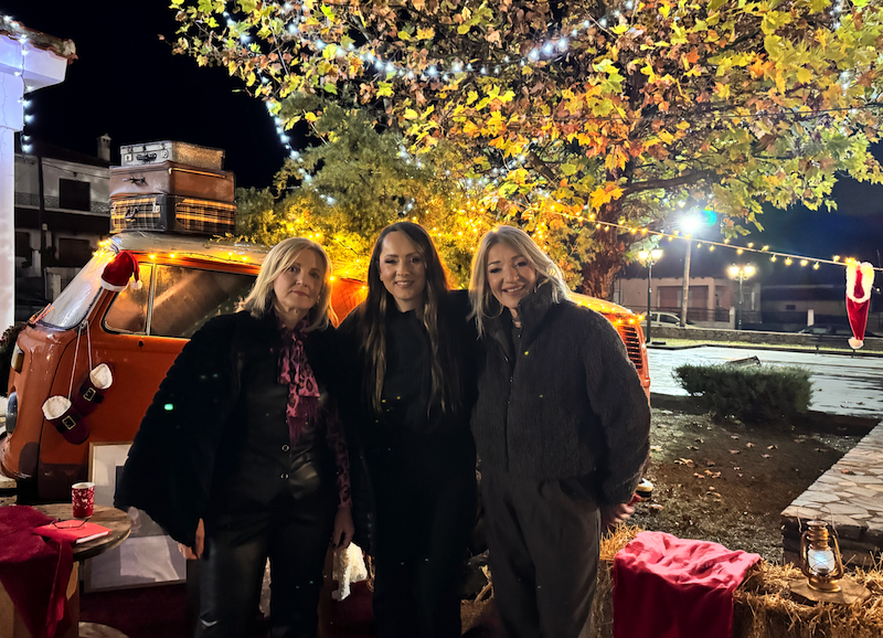 Εικόνες από την Φωταγώγηση του Χριστουγεννιάτικου Δέντρου στο Περίβλεπτο