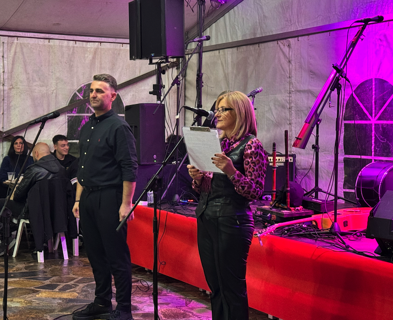 Εικόνες από την Φωταγώγηση του Χριστουγεννιάτικου Δέντρου στο Περίβλεπτο