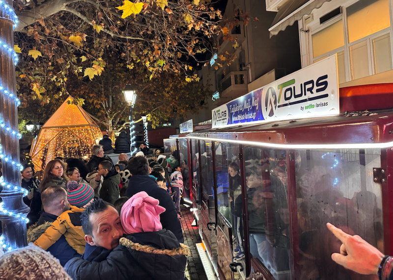 Εικόνες από την έναρξη των Χριστουγεννιάτικων Εκδηλώσεων στο Βελεστίνο