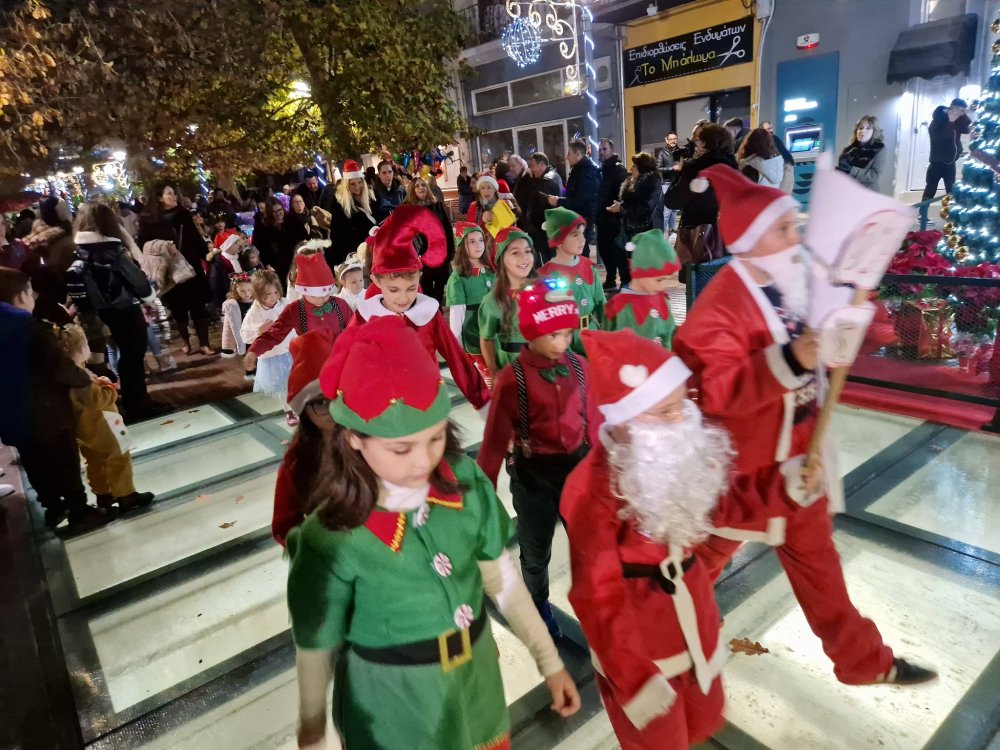 Εικόνες από την Χριστουγεννιάτικη Παρέλαση στο Βελεστίνο