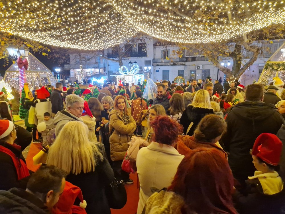 Εικόνες από την Χριστουγεννιάτικη Παρέλαση στο Βελεστίνο