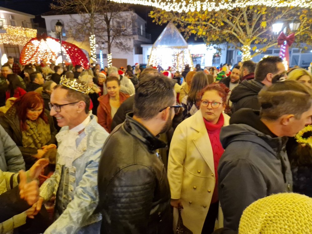 Εικόνες από την Χριστουγεννιάτικη Παρέλαση στο Βελεστίνο