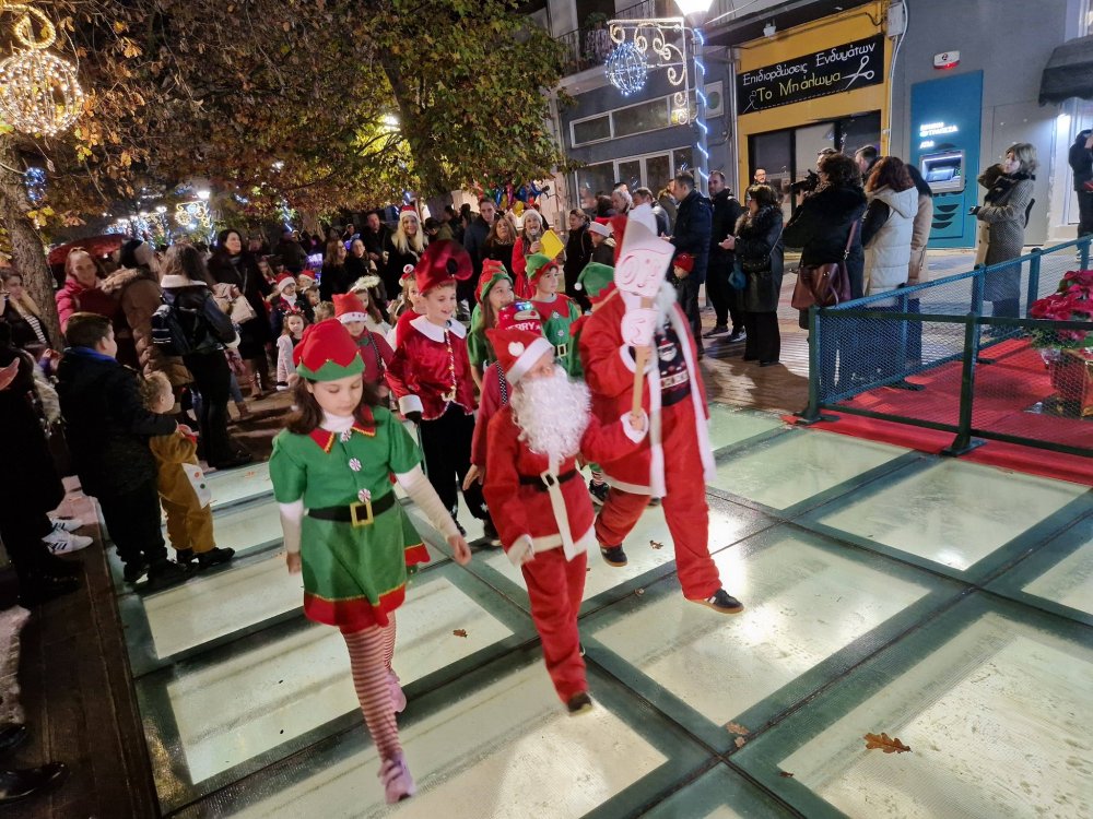 Εικόνες από την Χριστουγεννιάτικη Παρέλαση στο Βελεστίνο