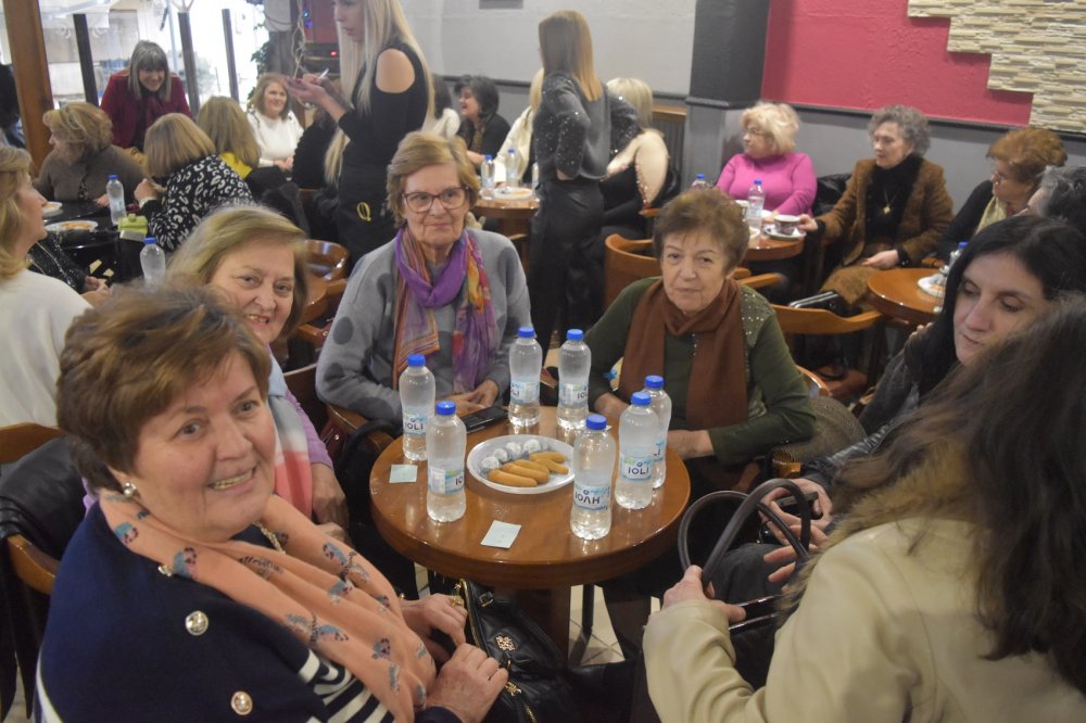 Εικόνες από την κοπή πίτας του Συλλόγου Γυναικών