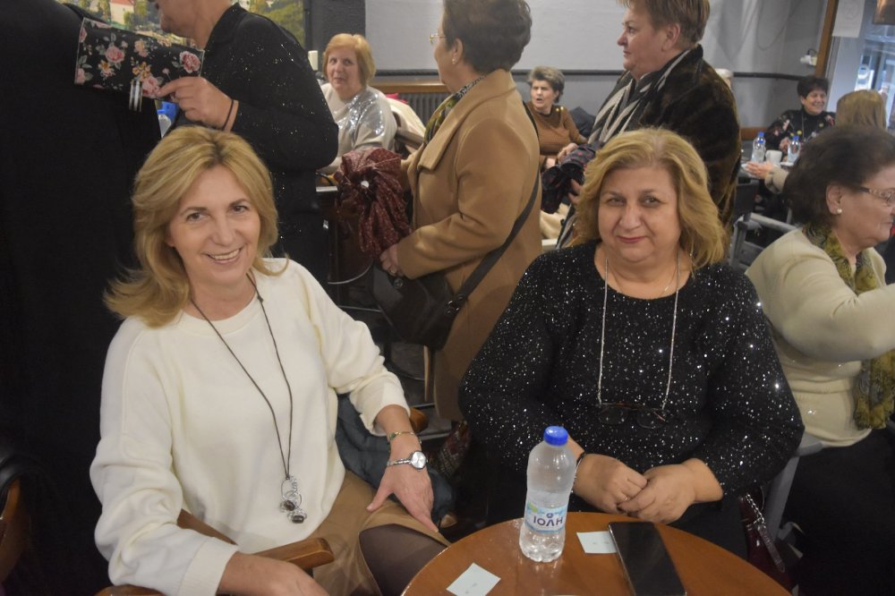 Εικόνες από την κοπή πίτας του Συλλόγου Γυναικών