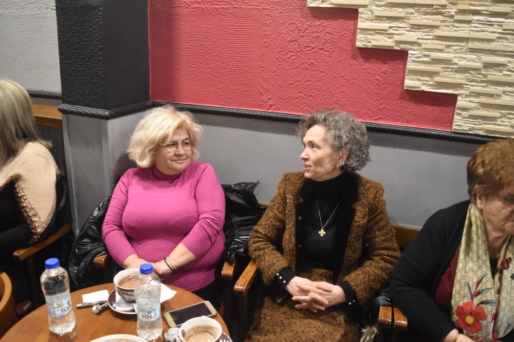 Εικόνες από την κοπή πίτας του Συλλόγου Γυναικών