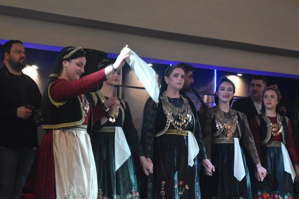 Φωτογραφίες από τα χορευτικά