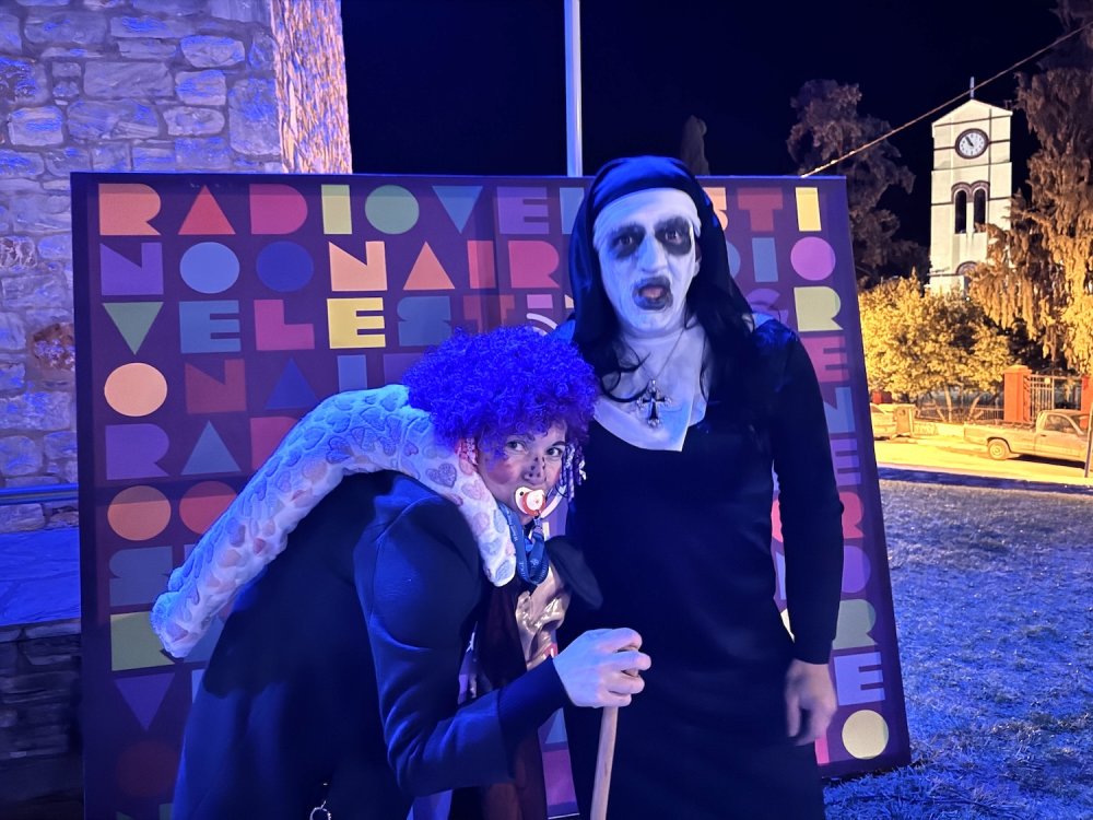 Απίστευτες αμφιέσεις στο πάρτυ του Radio Velestino!