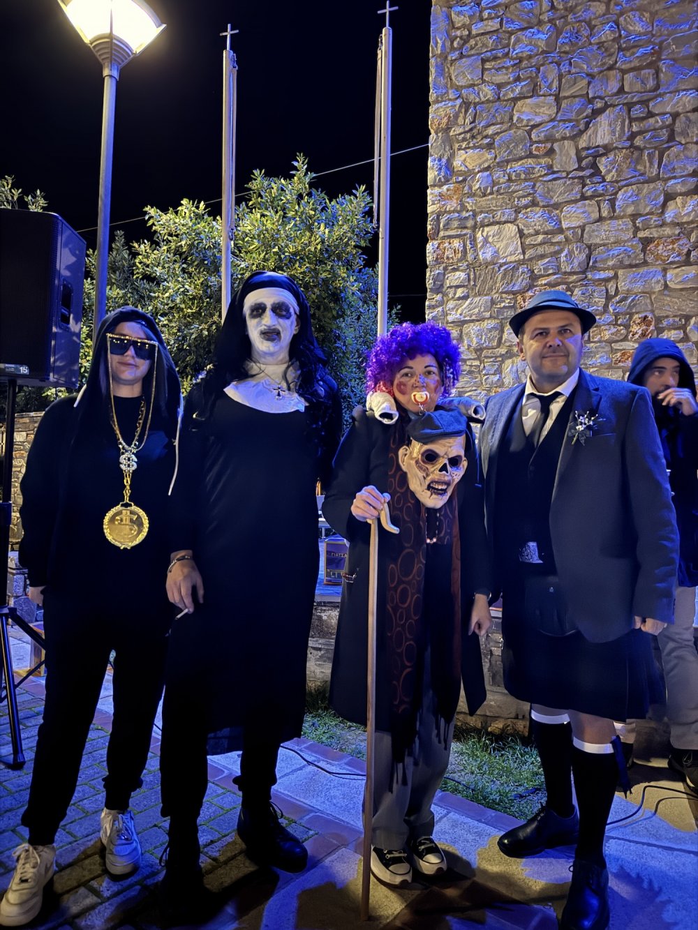 Απίστευτες αμφιέσεις στο πάρτυ του Radio Velestino!