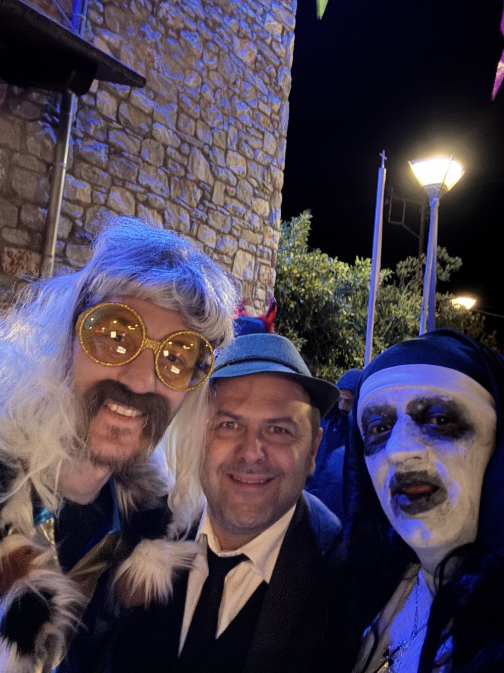 Απίστευτες αμφιέσεις στο πάρτυ του Radio Velestino!