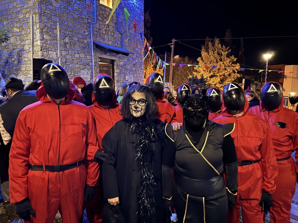 Απίστευτες αμφιέσεις στο πάρτυ του Radio Velestino!