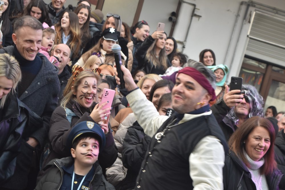 Εικόνες από το Καρναβάλι Βελεστίνου!