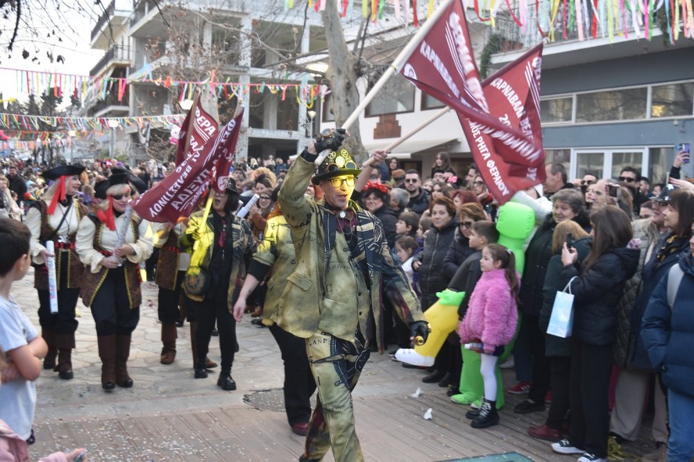 Εικόνες από το Καρναβάλι Βελεστίνου!