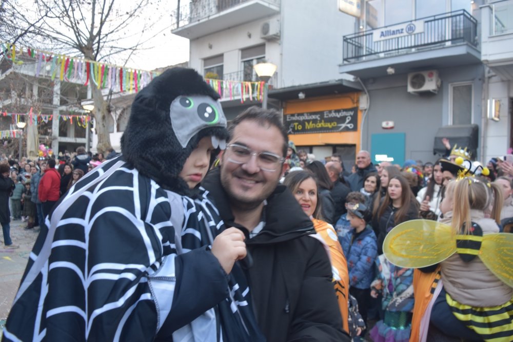 Εικόνες από το Καρναβάλι Βελεστίνου!