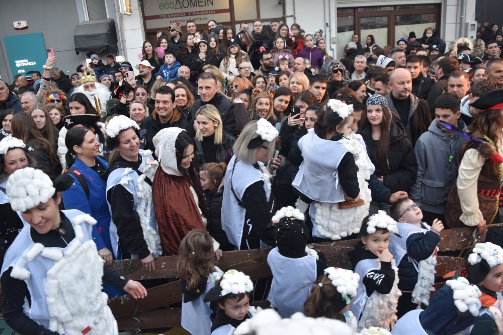 Εικόνες από το Καρναβάλι Βελεστίνου!