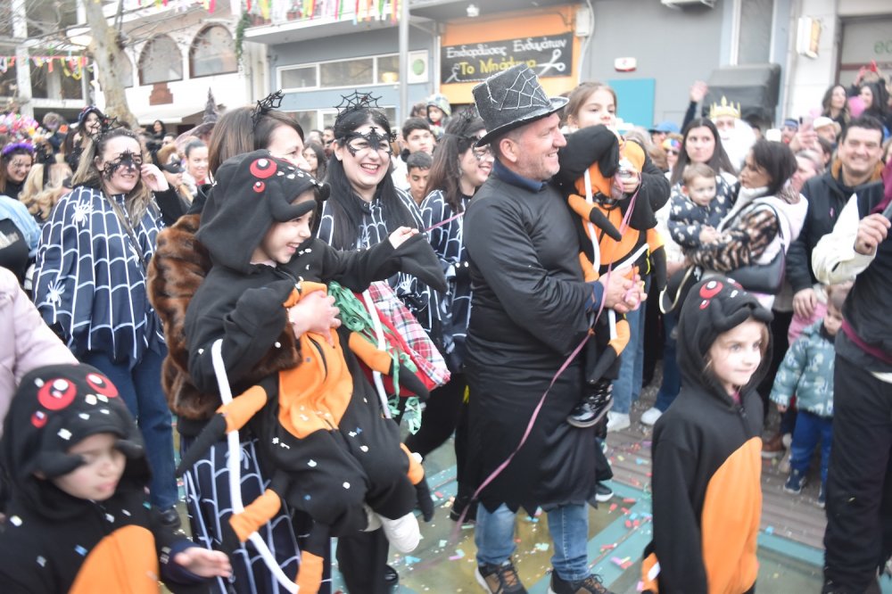 Εικόνες από το Καρναβάλι Βελεστίνου!