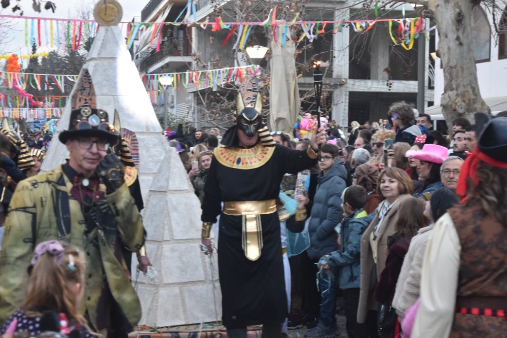 Εικόνες από το Καρναβάλι Βελεστίνου!