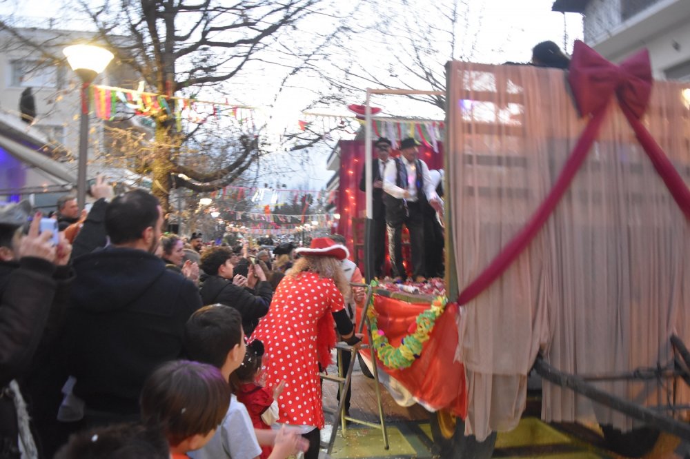 Εικόνες από το Καρναβάλι Βελεστίνου Μέρος 2ο!