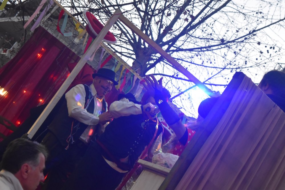 Εικόνες από το Καρναβάλι Βελεστίνου Μέρος 2ο!