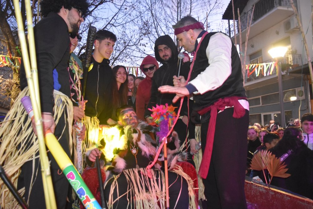 Εικόνες από το Καρναβάλι Βελεστίνου Μέρος 2ο!