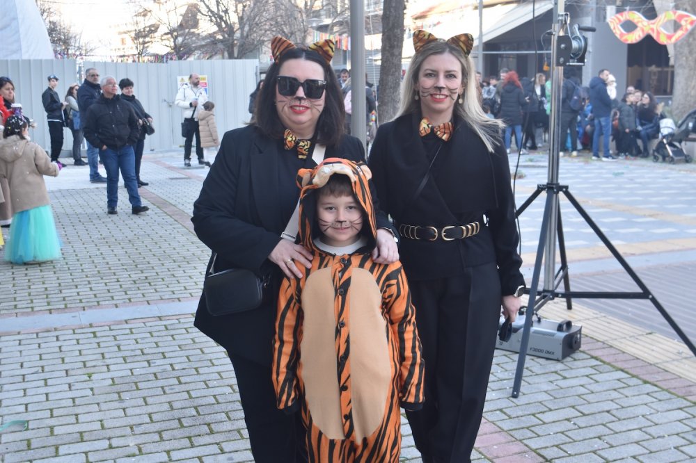 Εικόνες από το Καρναβάλι Βελεστίνου Μέρος 2ο!