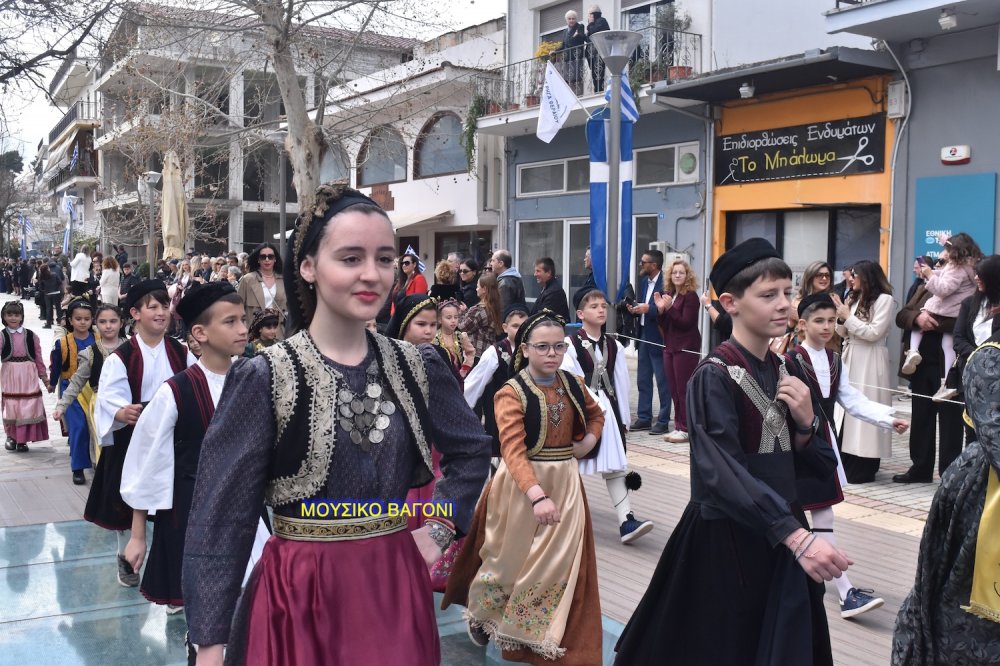 Φωτορεπορτάζ από την Παρέλαση στο Βελεστίνο