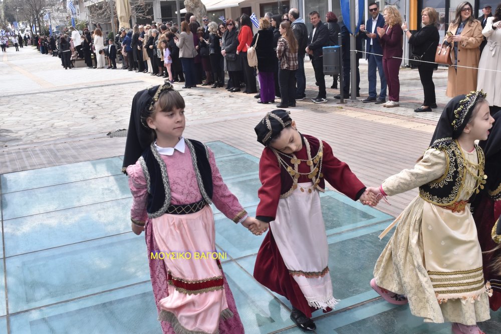 Φωτορεπορτάζ από την Παρέλαση στο Βελεστίνο