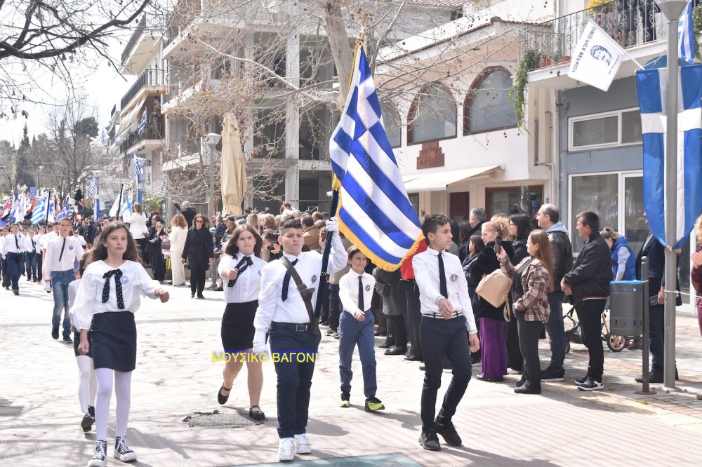 Φωτορεπορτάζ από την Παρέλαση στο Βελεστίνο
